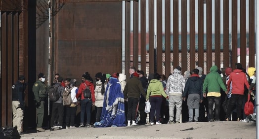 Администрация Байдена рассматривает законопроект о закрытии границы в случае увеличения суточного количества мигрантов