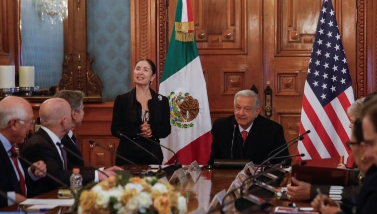 Президент Мексики заявил о заключении соглашения, которое сохранит пограничные переходы США открытыми для мигрантов 