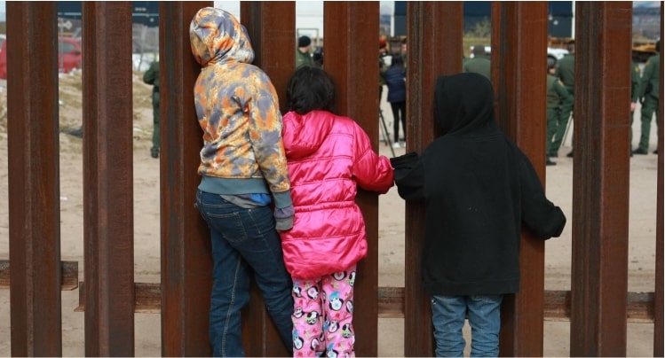 беженцы на границе мексики и сша